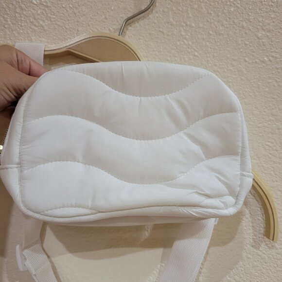 NWOT Dove White Adjustable Belt Bag- Bridal Accessory - Picture 2 of 6